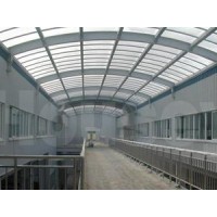 北京彩钢钢构安装企业~福鑫腾达彩钢工程承揽弧形屋架