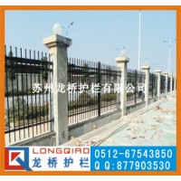 宁波工厂隔离栅 宁波厂区围墙栏杆 龙桥生产免焊接锌钢护栏